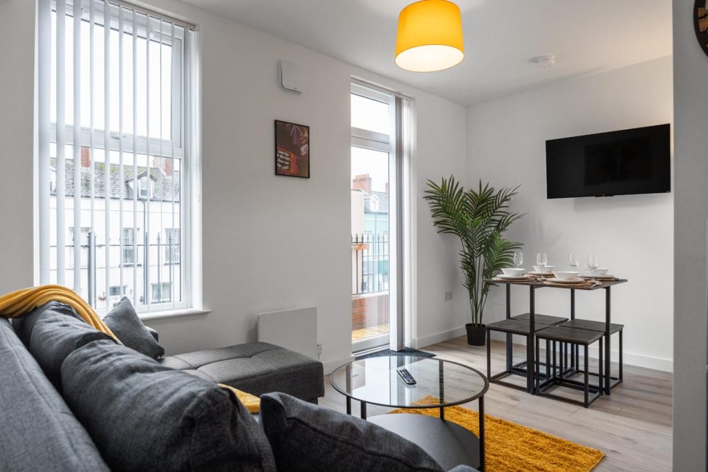 Apt 6 East Village Self Catering Apartment Belfast living room